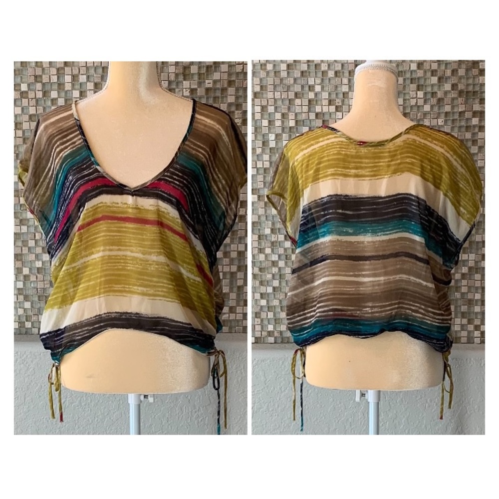 Rheea sheer cinch side v neck blouse sz S